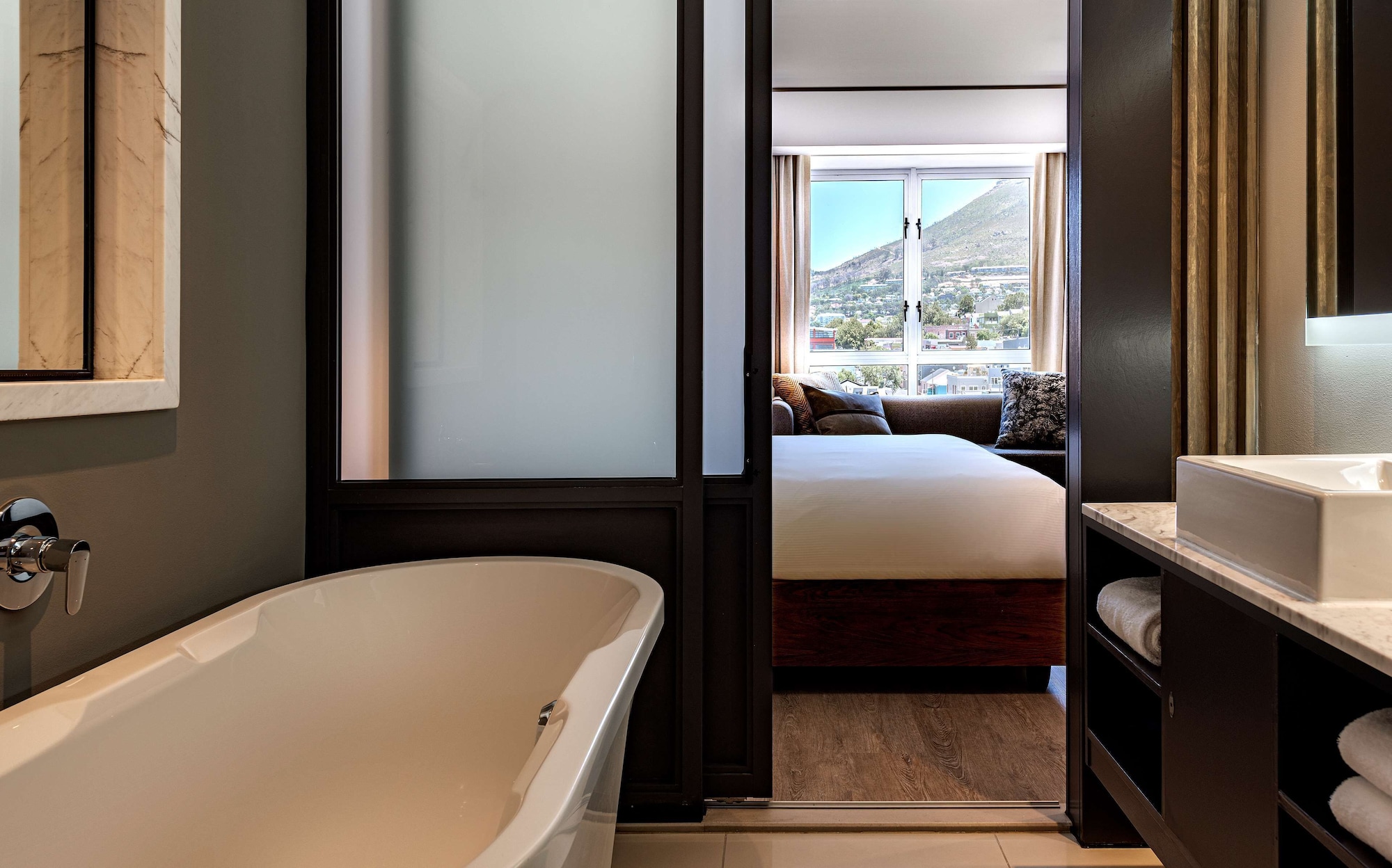 جناح تنفيذي بسريرين كينج بغرفتي نوم، Hyatt Regency Cape Town 4/6