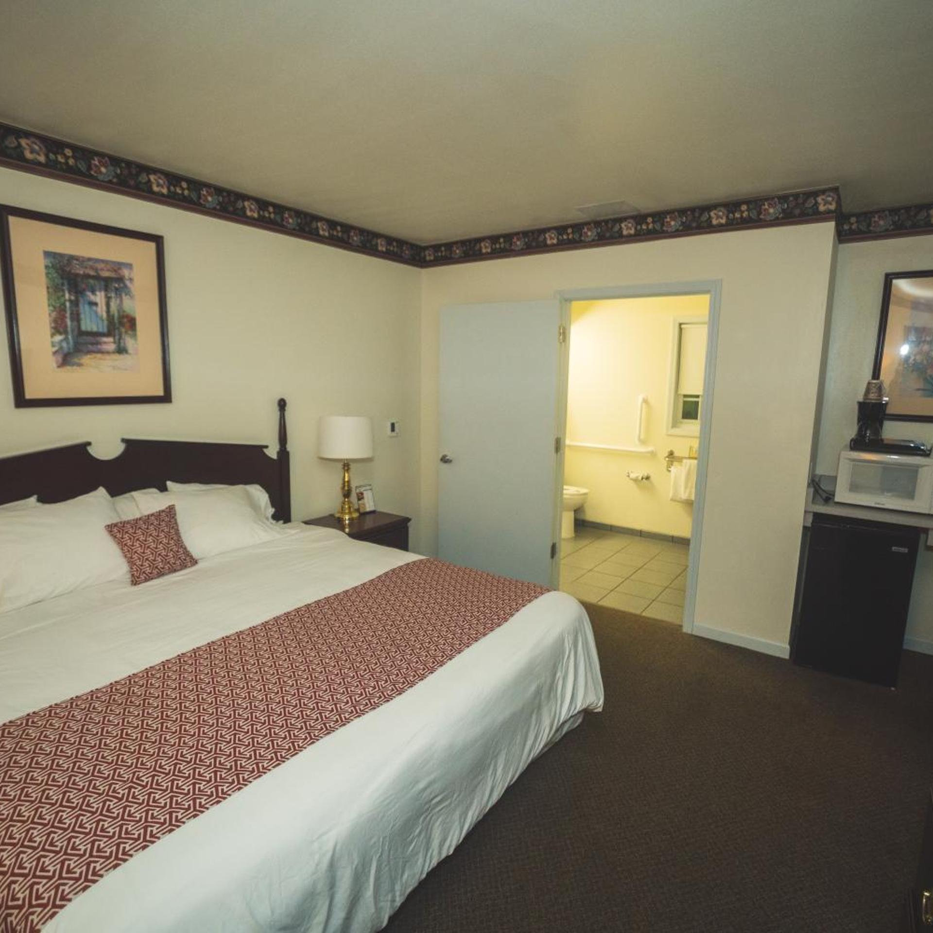 Chalet Motel Mequon 13/36