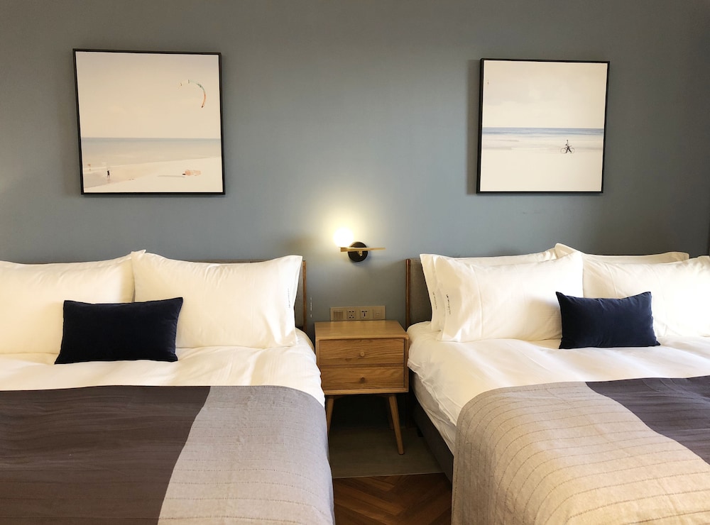 Hotel Everyday Life 12/66