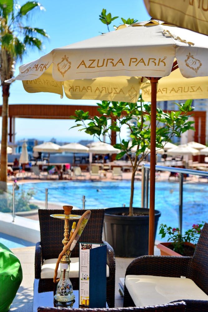 Azura Park Tourism Complex 70/75