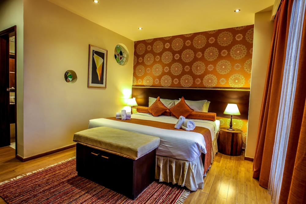 The Monarch Hotel 13/47
