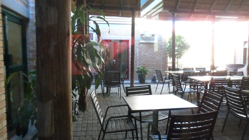 Airport Hotel Maun 11/20