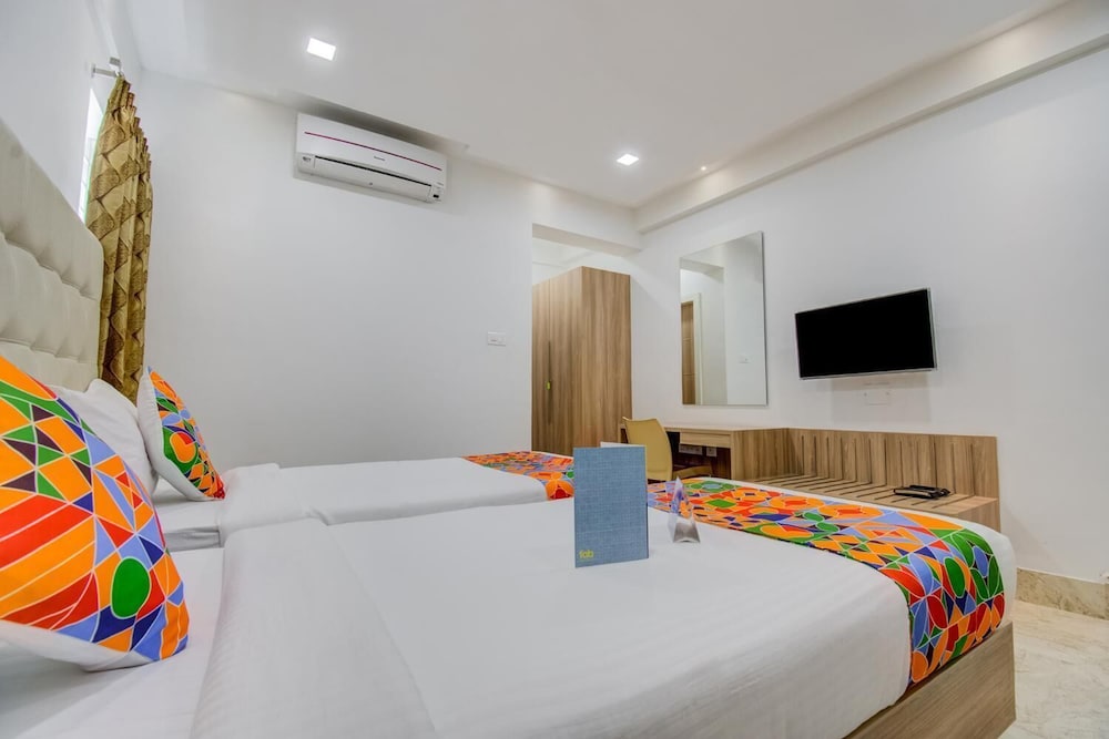 The Avenue Suites 25/49