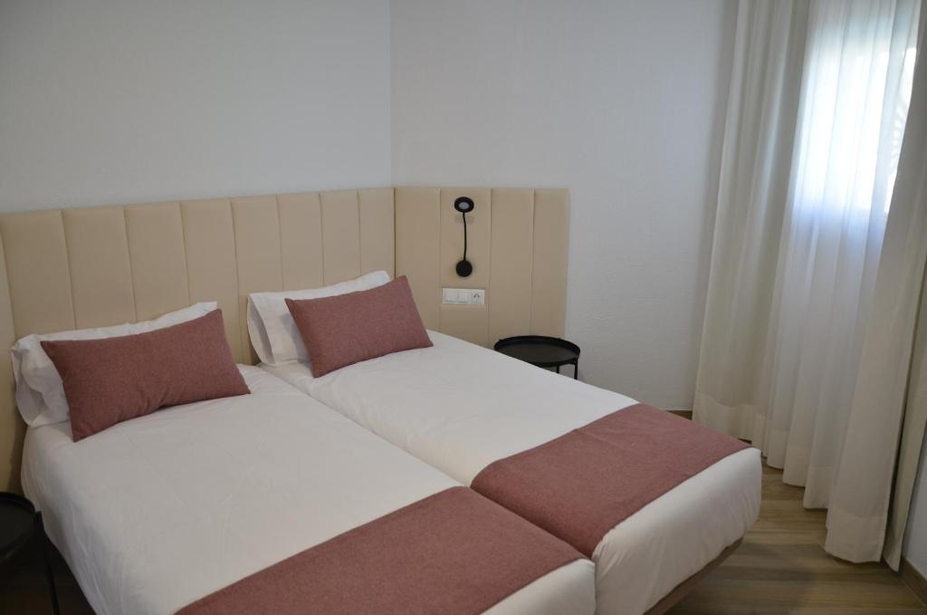 1 BEDROOM, APARTMENT