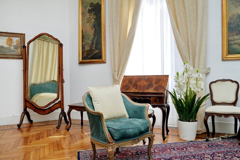 Prestigious Apartment Via Veneto 18/28