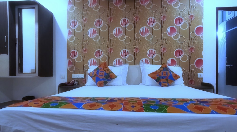 Omni Plaza 23/50