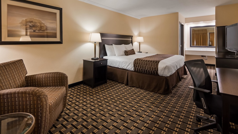 Best Western Plus Inn Of Hayward 10/40