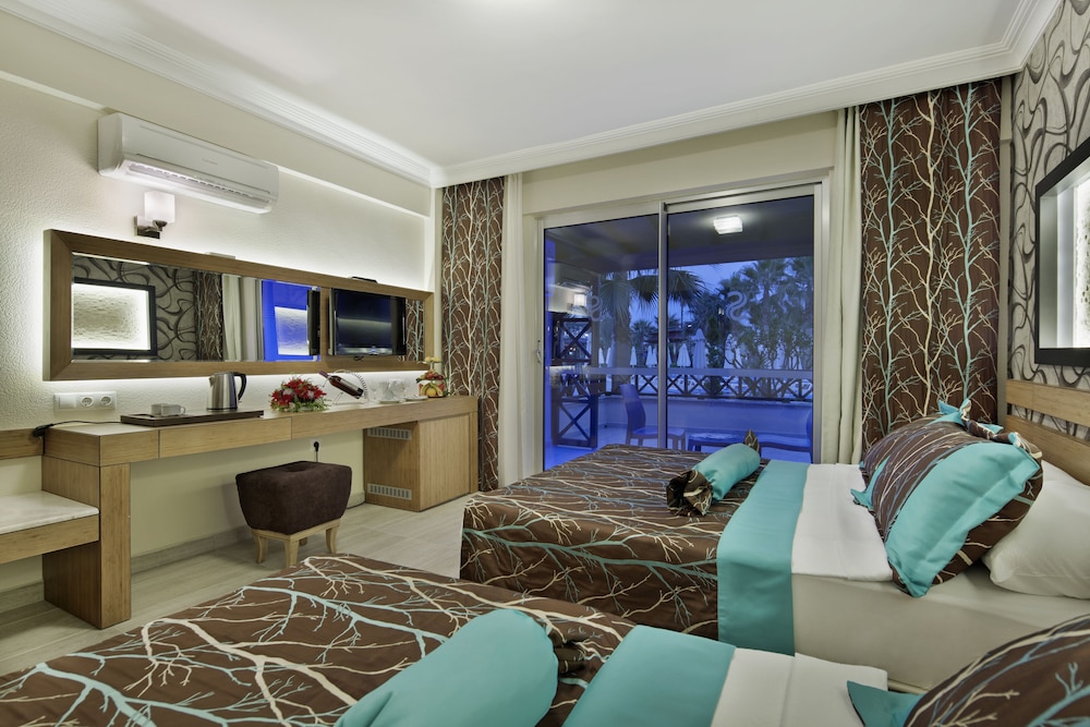 Saphir Hotel And Villas 63/90