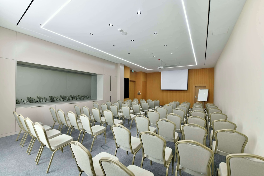 Radisson Hotel Mersin 38/48