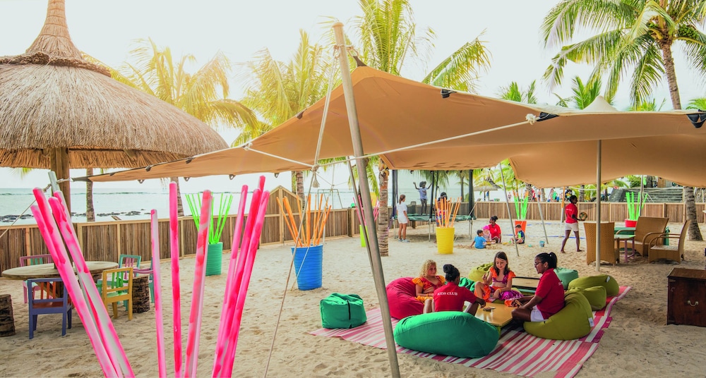 Victoria Beachcomber Resort and Spa 41/54