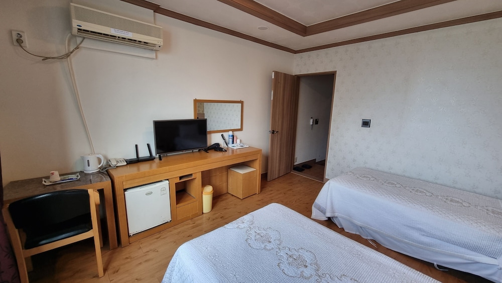 HOTEL PARKWOOD INCHEON AIRPORT 22/70