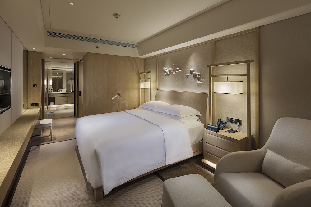 Hilton Shenzhen Shekou Nanhai 33/89