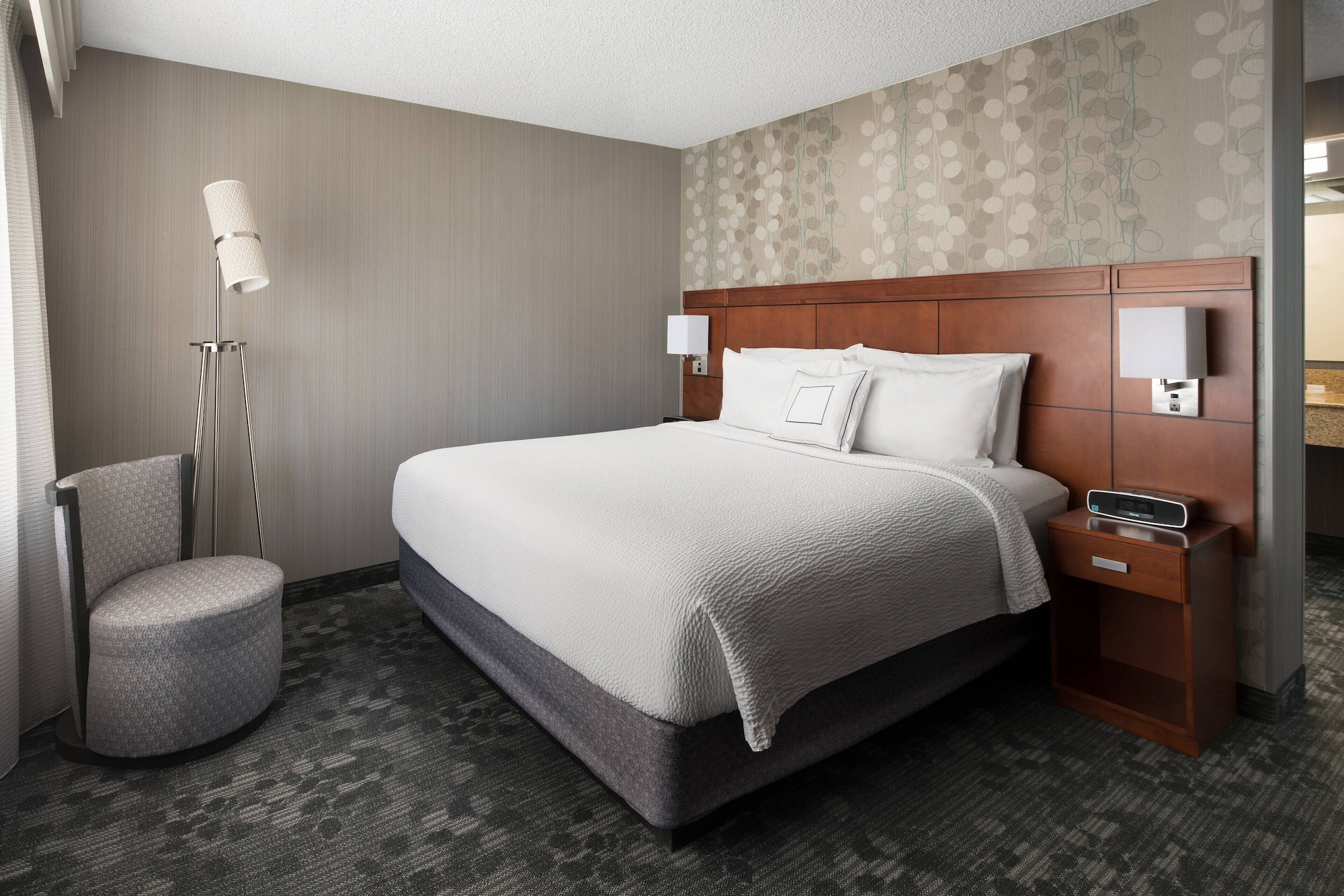 Room, King Bed, Sofa, Courtyard By Marriott Milpitas Silicon Valley 3/5