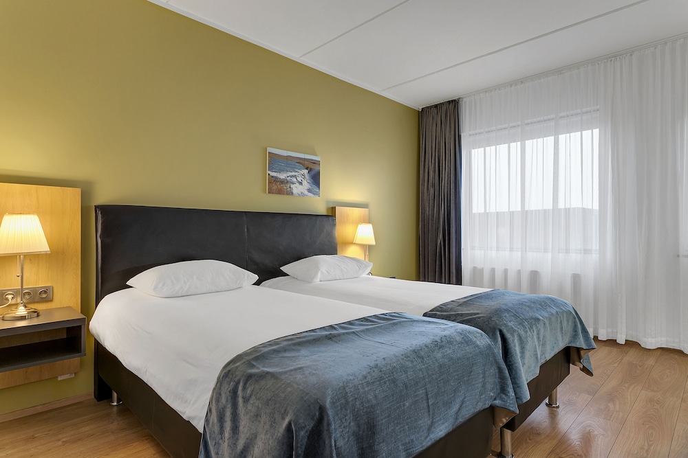 Standard, King Bed, Aurora Hotel At Reykjavik-Keflavik Airport Terminal Kef 6/10