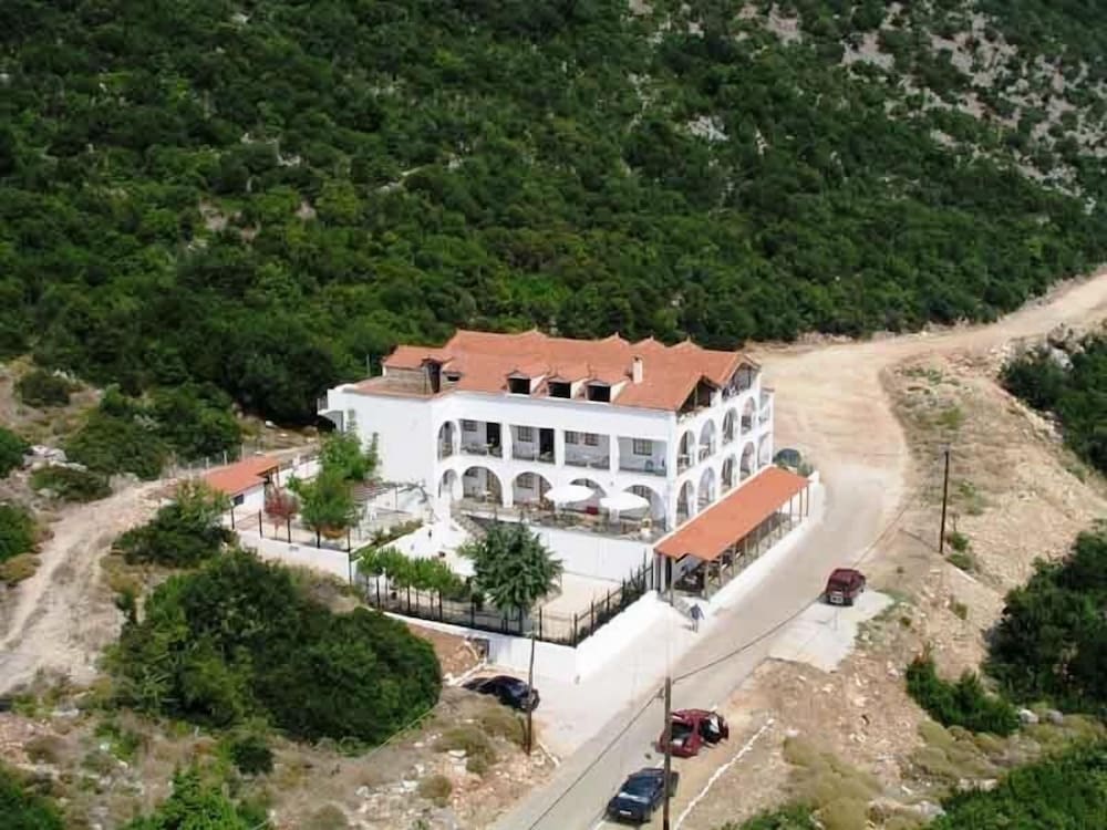Travlos Studios 27/36