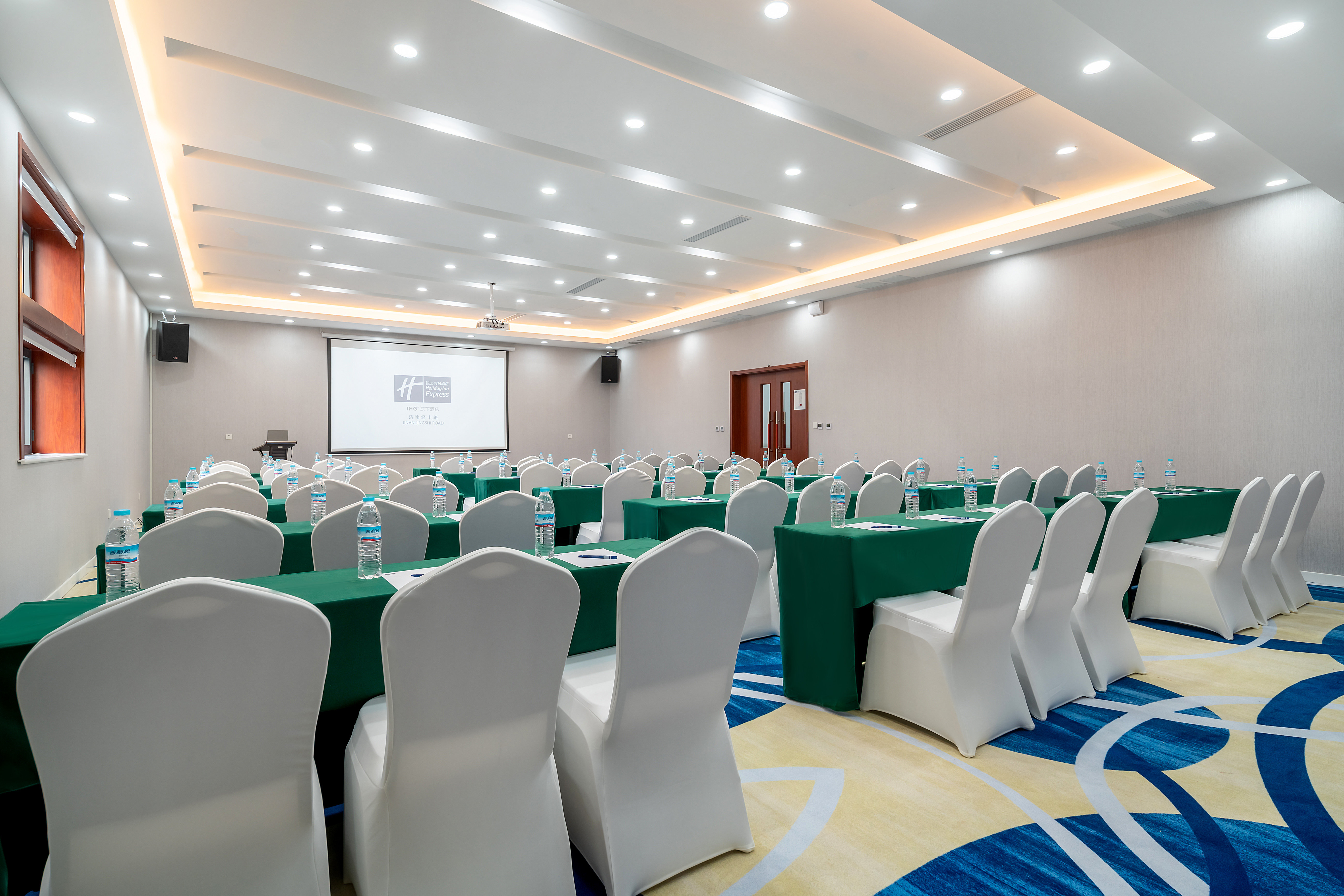 Holiday Inn Express Jinan Jingshi Road 27/36