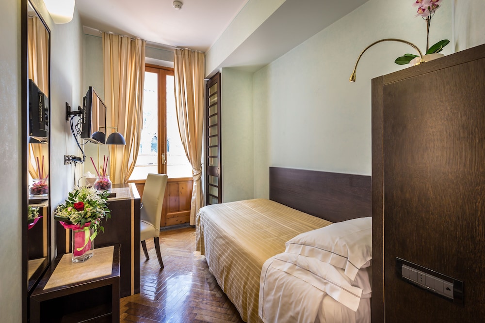 HOTEL DUOMO 42/74