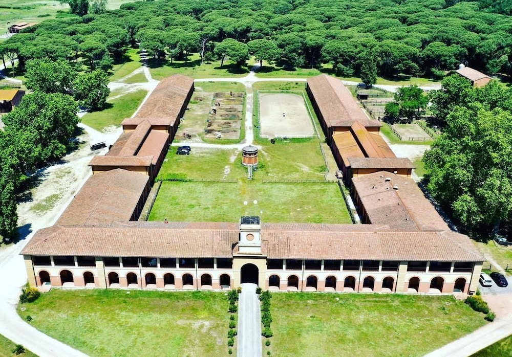Casale La Sterpaia 48/52