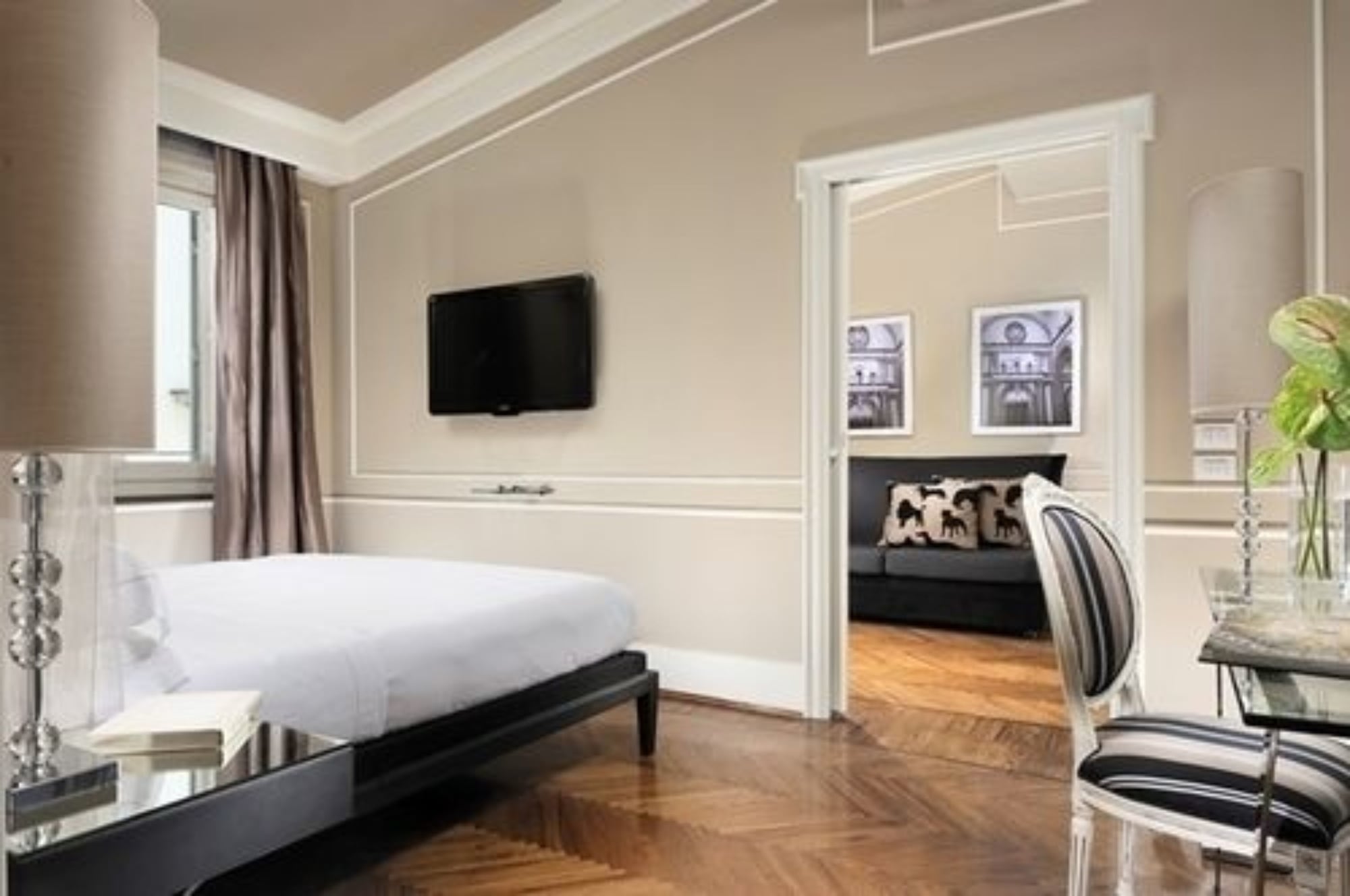 1 BEDROOM, SUITE