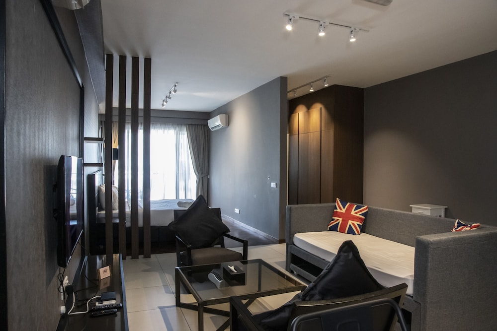 The Landmark Studio Suite 34/50