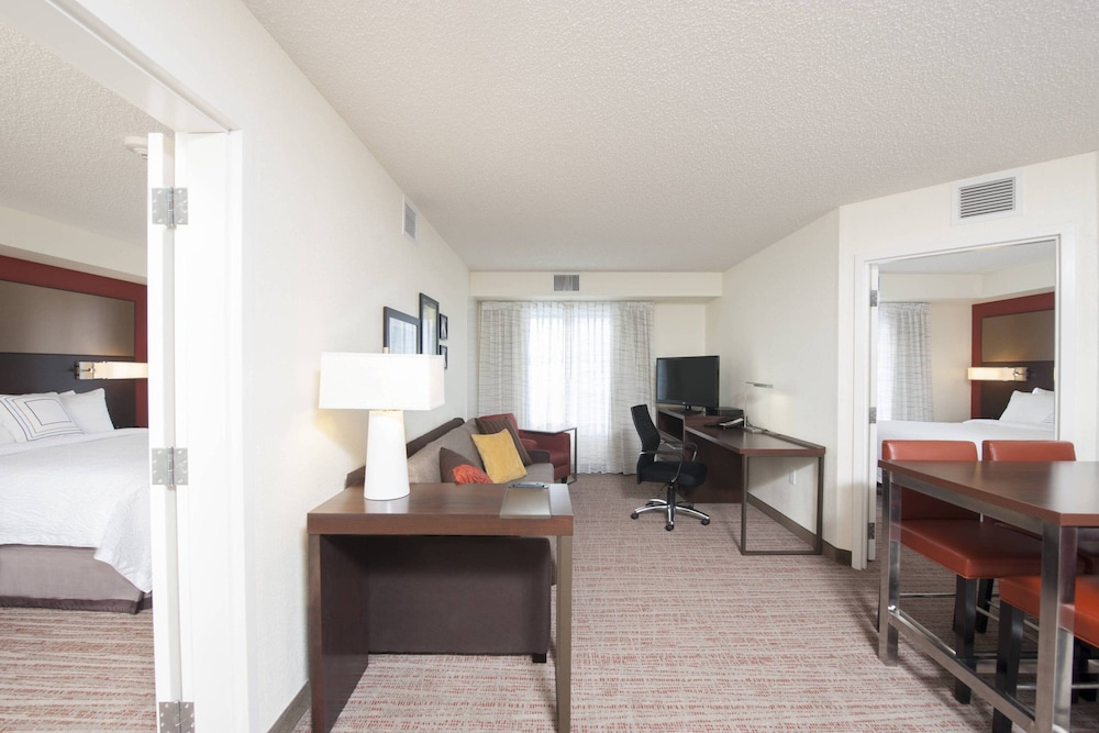 Residence Inn By Marriott Grand Rapids Airport 23/37