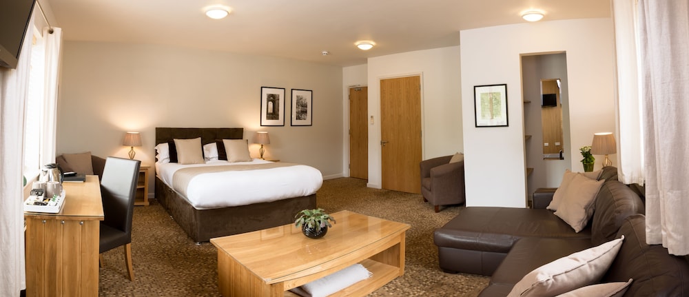 Churchill Court Hotel 20/59