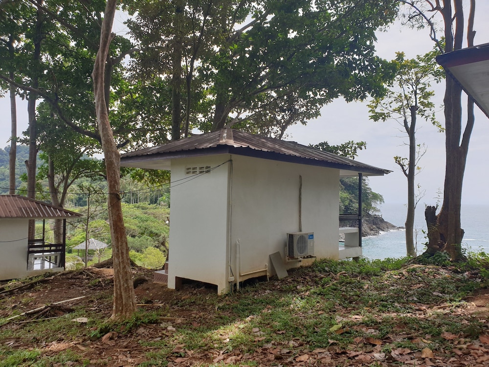 Cliff Cottage Resort 3/75