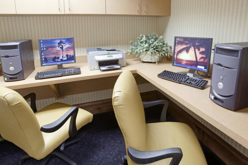 Holiday Inn Express and Suites Lucedale Hotel 58/76