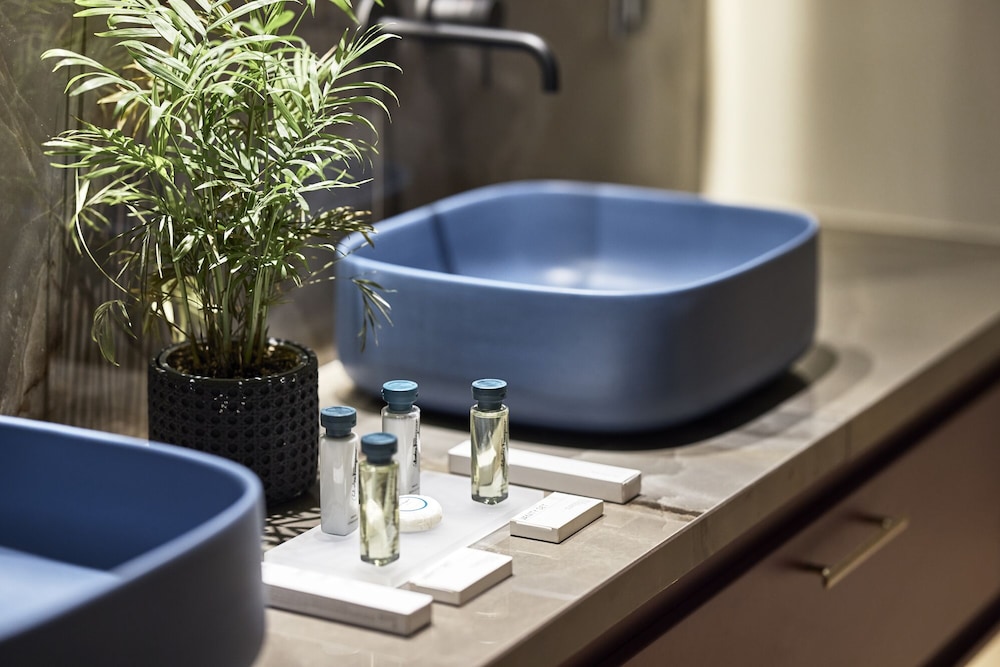 Cama Luxury Suites 49/58
