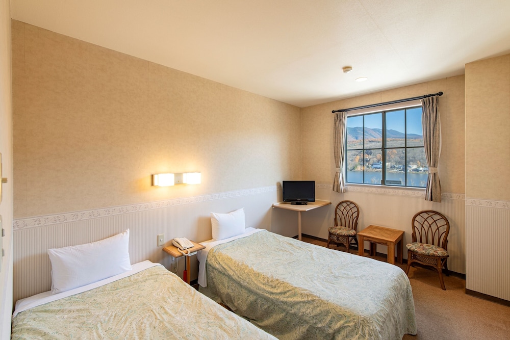 Room, Twin Beds, Lake View