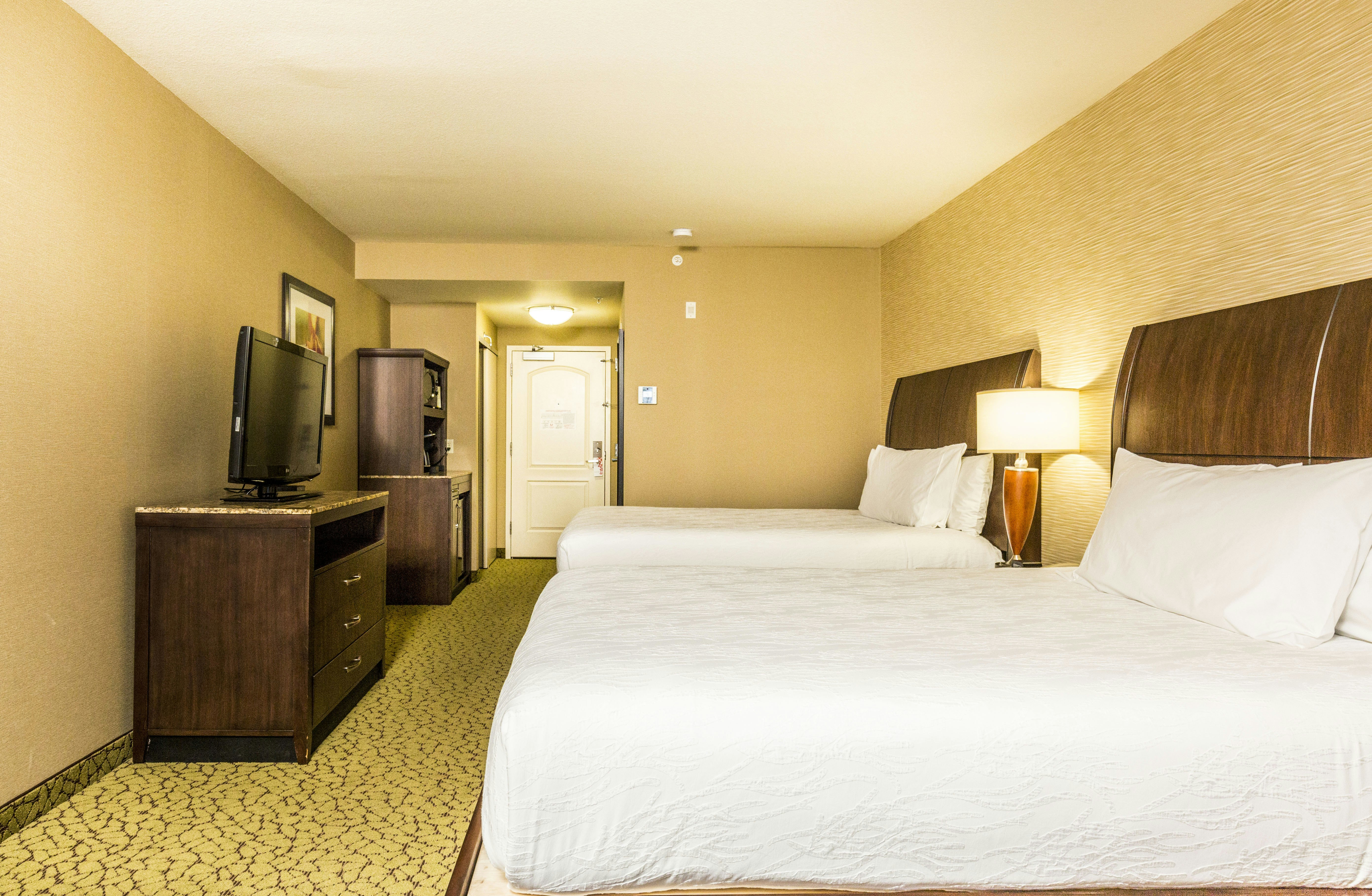 Room, 2 Queen Beds, Bathtub, Accessible