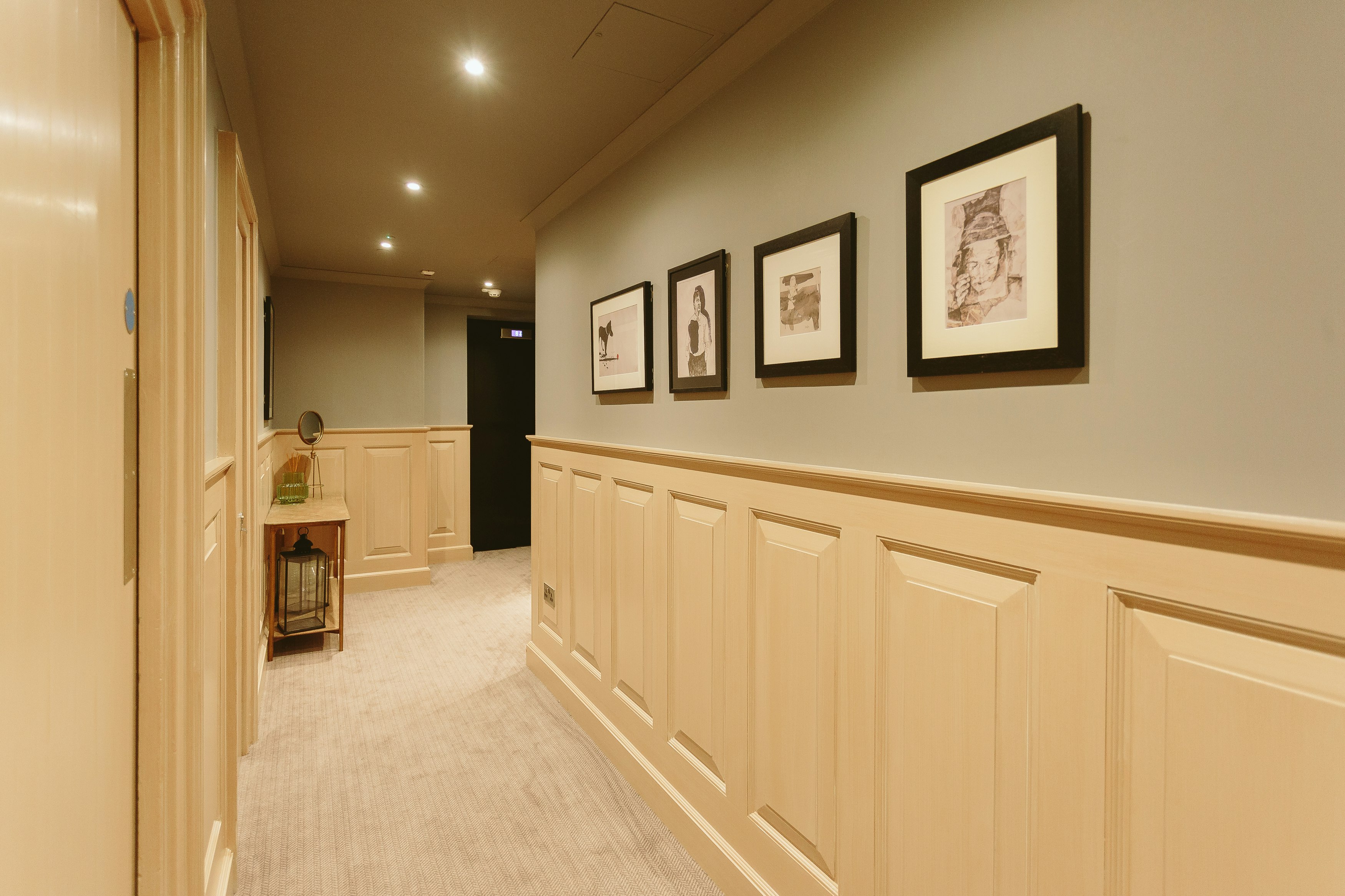 Scotsman Hotel 28/50