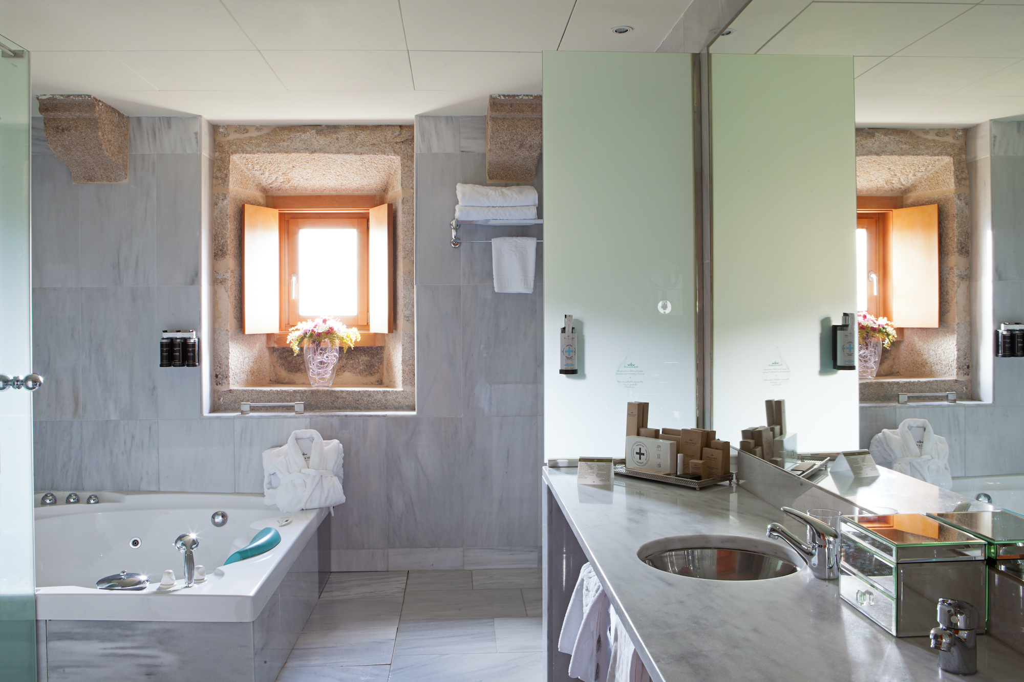 غرفة قياسية بسرير مزدوج، Parador de Santo Estevo 6/10