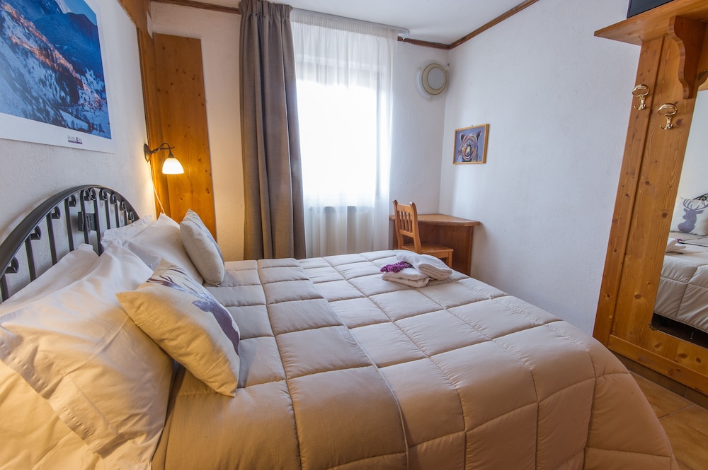 Hotel Iris 6/50