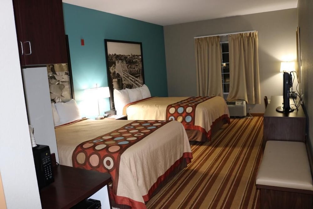 Super 8 by Wyndham Rainsville 9/23
