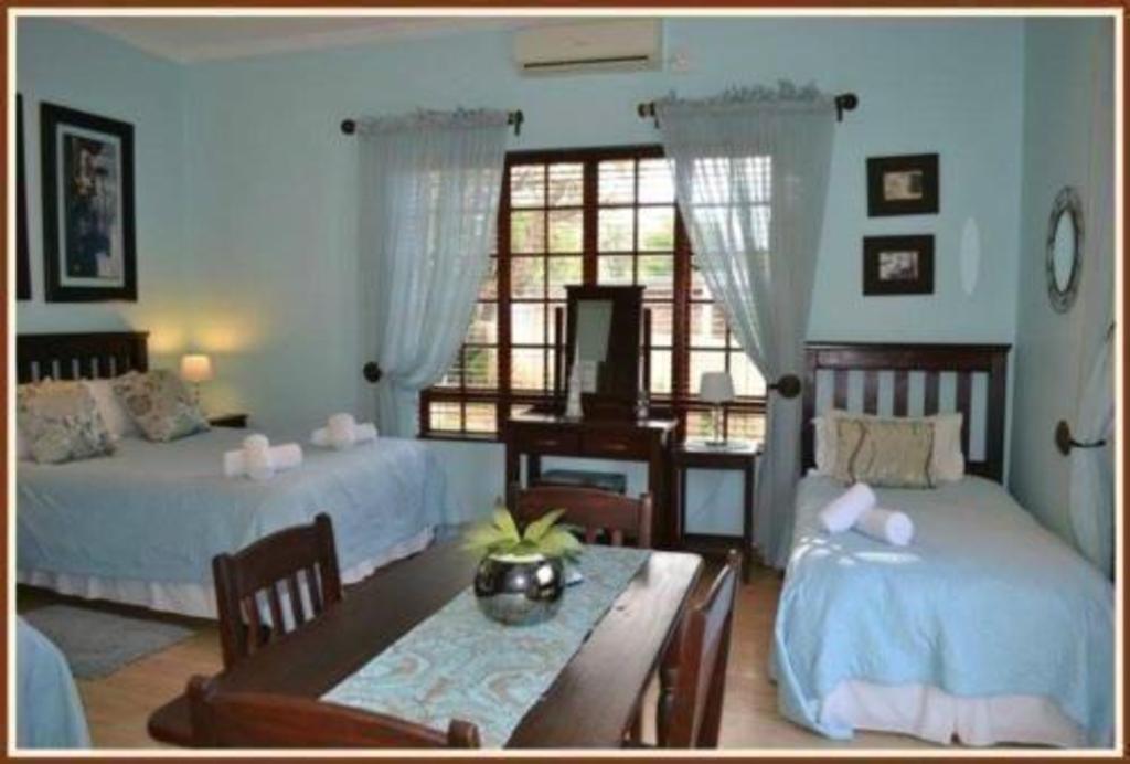 Jock-Inn Guest House 1/9