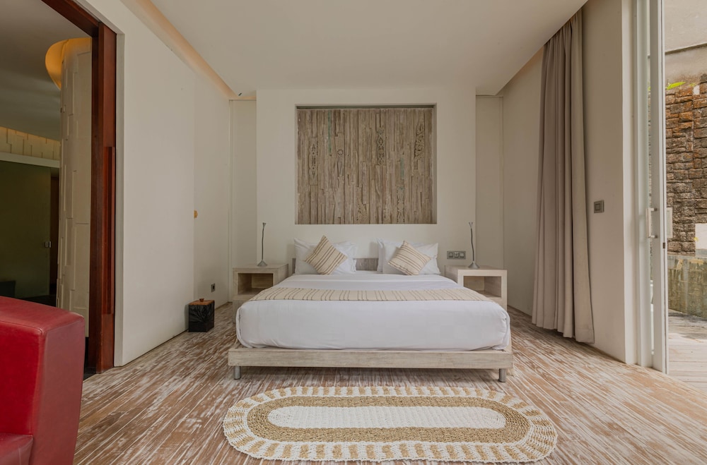 2 BEDROOMS, VILLA