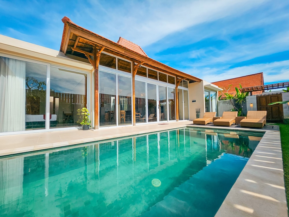 Svarna Suite Seminyak 4/62