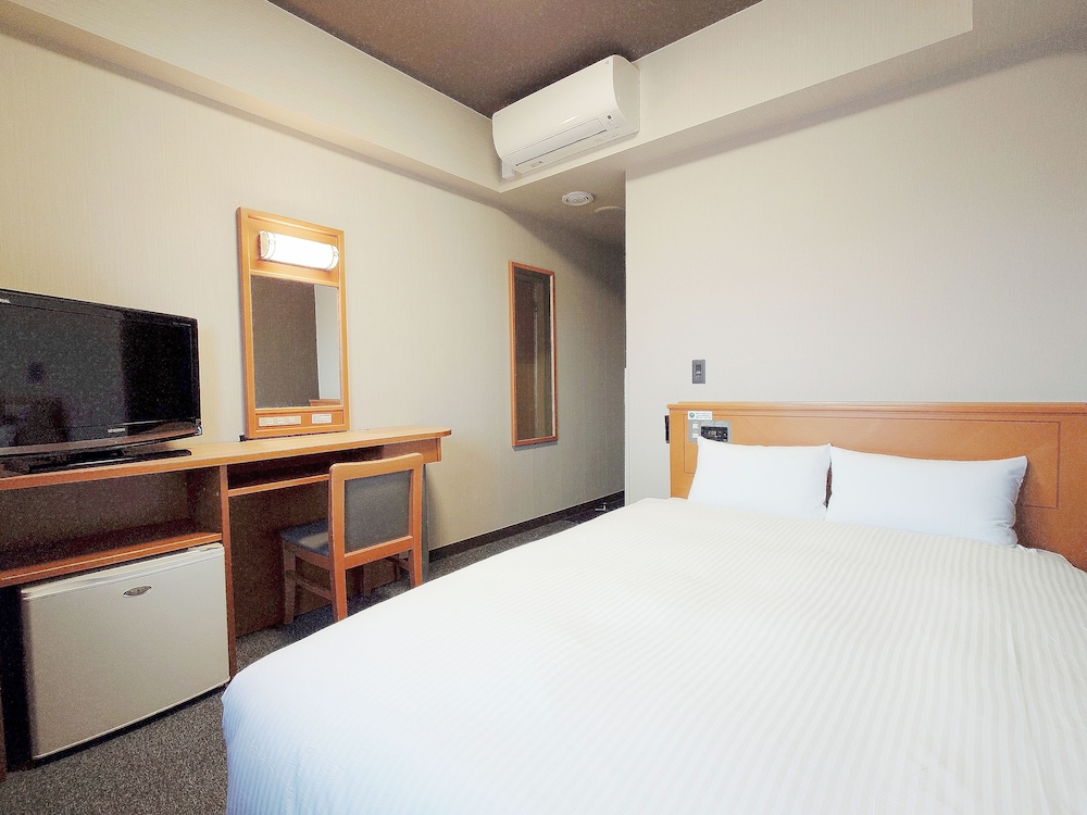 SEMI ROOM, DOUBLE BED