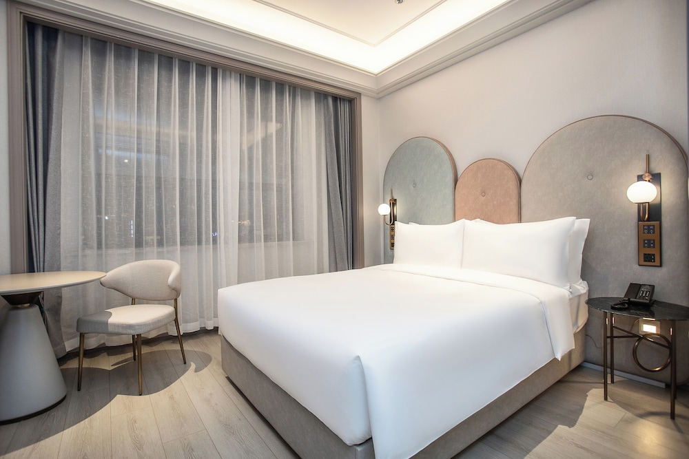 Mercure Changchun Ziyou Road Dahua 20/29