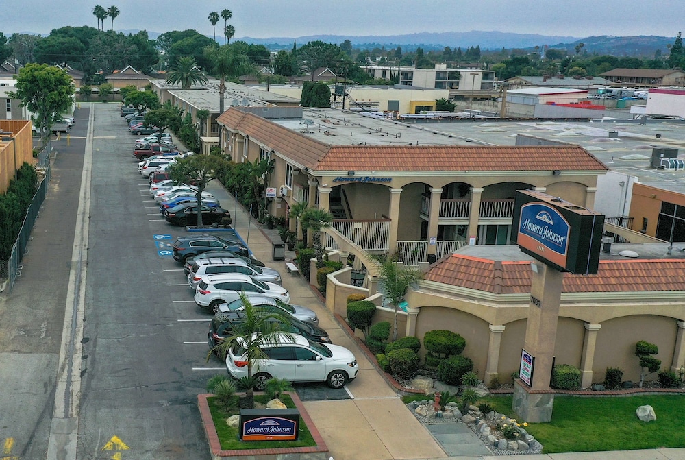 Howard Johnson By Wyndham Buena Park 31/34