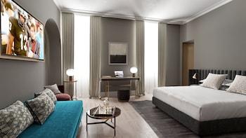 Junior Suite, Terrace, Mario De Fiori 59 a