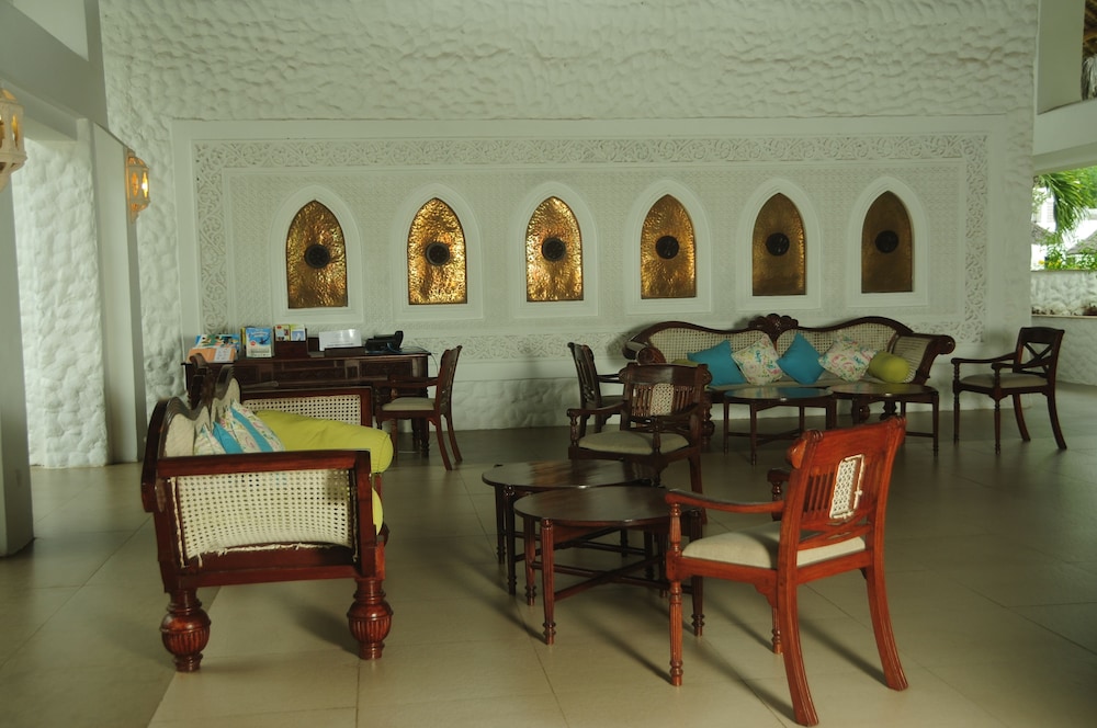 Jacaranda Indian Ocean Beach Resort 23/40