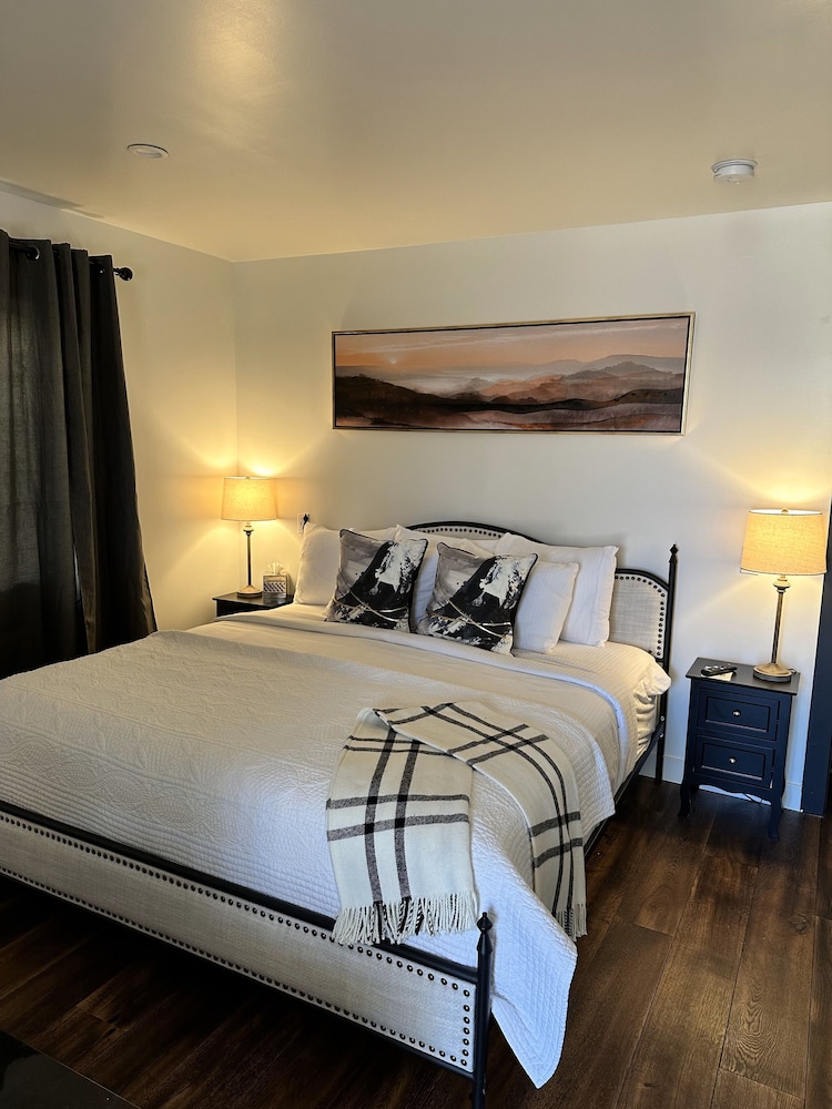 Bespoke Inn Flagstaff 11/50