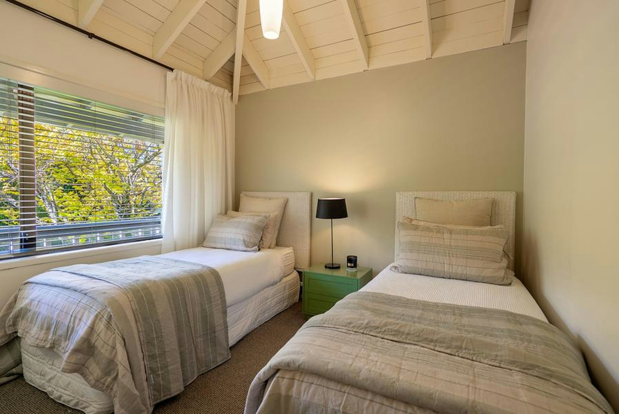 2 BEDROOMS, SUITE