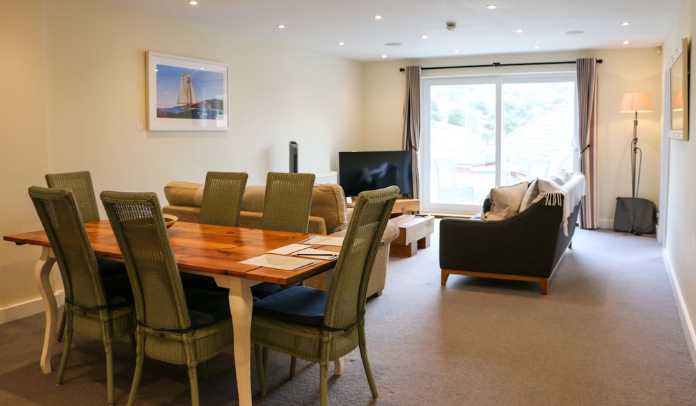 South Sands Hotel 35/50
