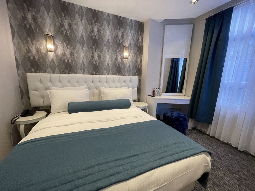 Weingart Seaside Hotel 12/52