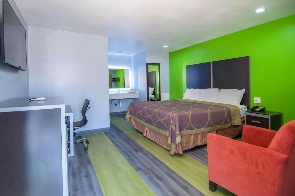 Executive Inn 11/38