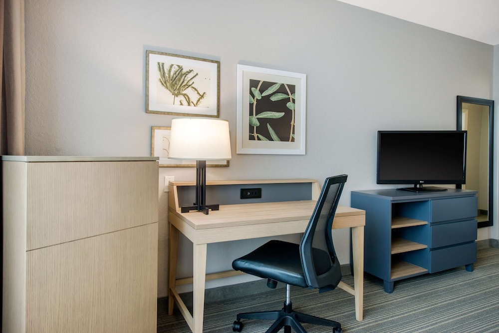 Country Inn & Suites by Radisson, Port Canaveral, FL 33/34