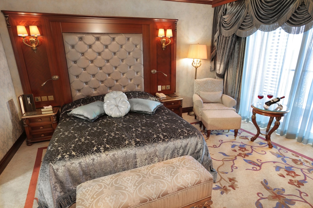 Merit Royal Premium Hotel Casino & Spa 10/36